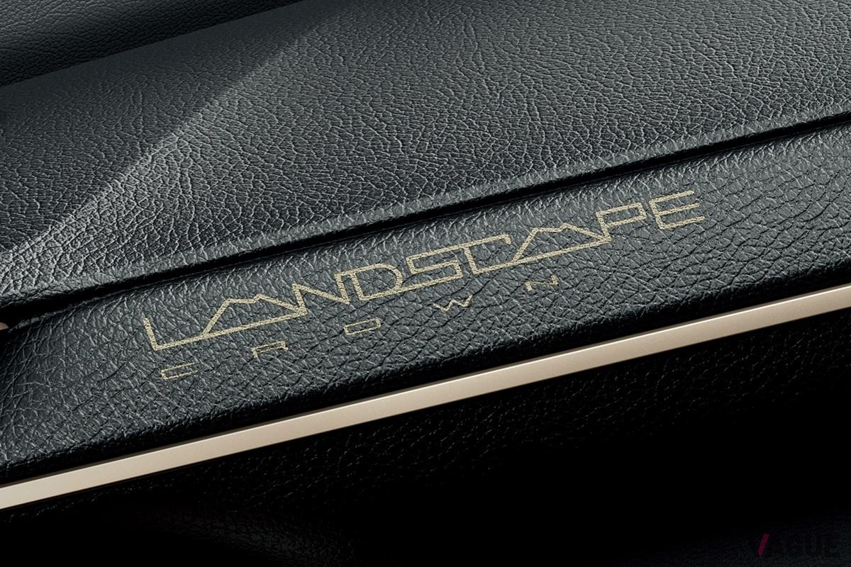 クラウン 特別仕様車 CROSSOVER RS“LANDSCAPE” 専用マーク（インストルメントパネル ： レーザー刻印）