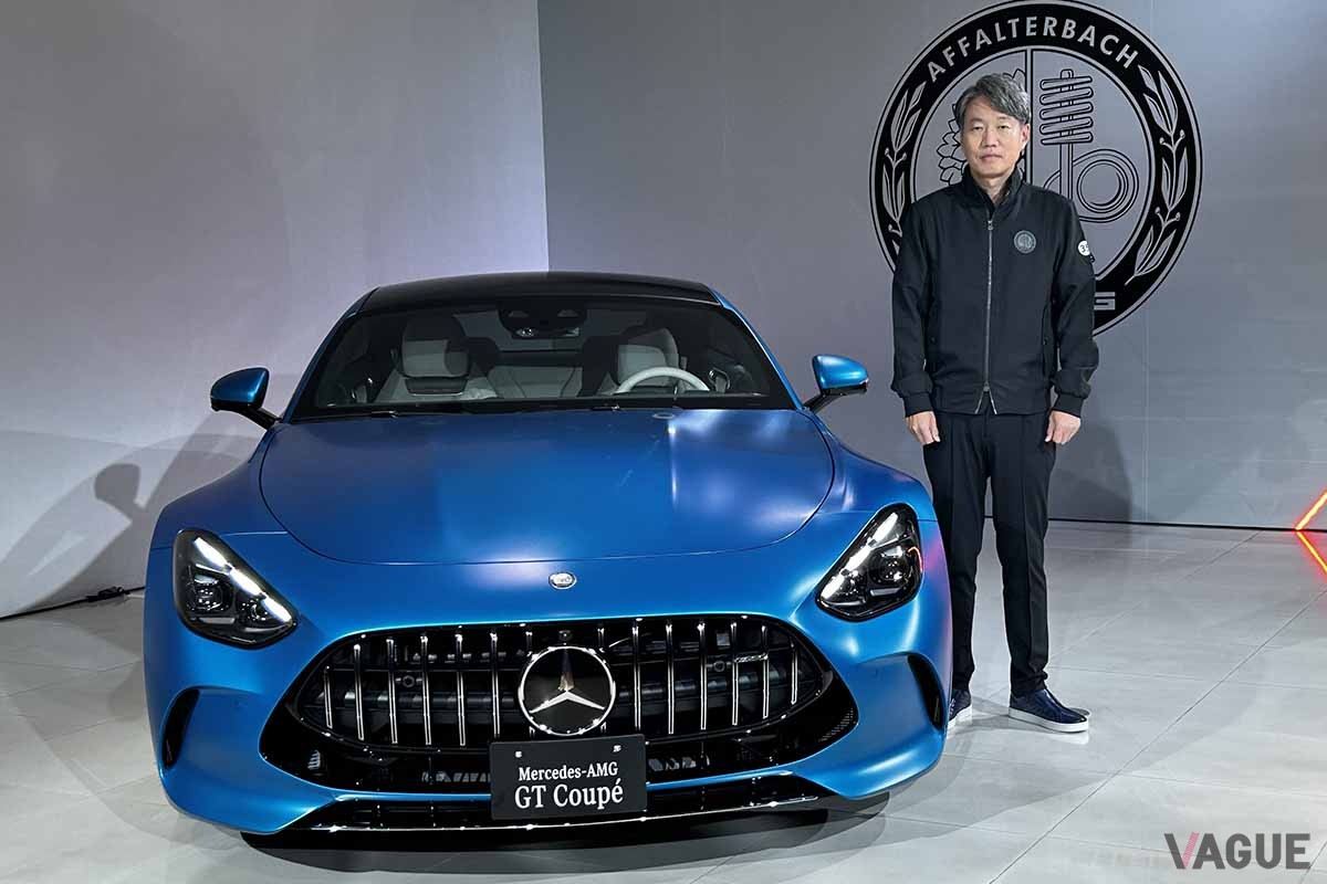 日本に上陸した新型「メルセデスAMG GTクーペ」の発表会の様子。メルセデス・ベンツ日本の上野金太郎社長