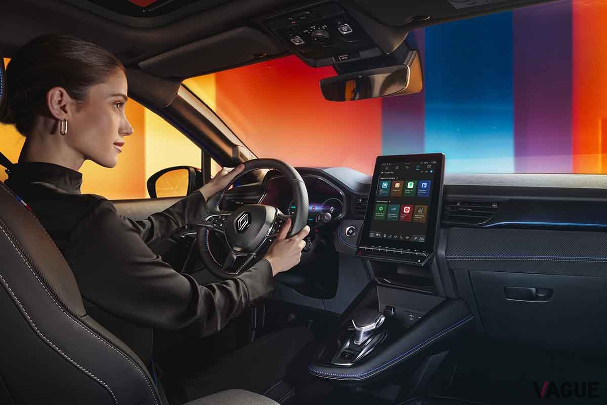 欧州で発表されたルノーのコンパクトSUV、改良新型「キャプチャー」のインテリア