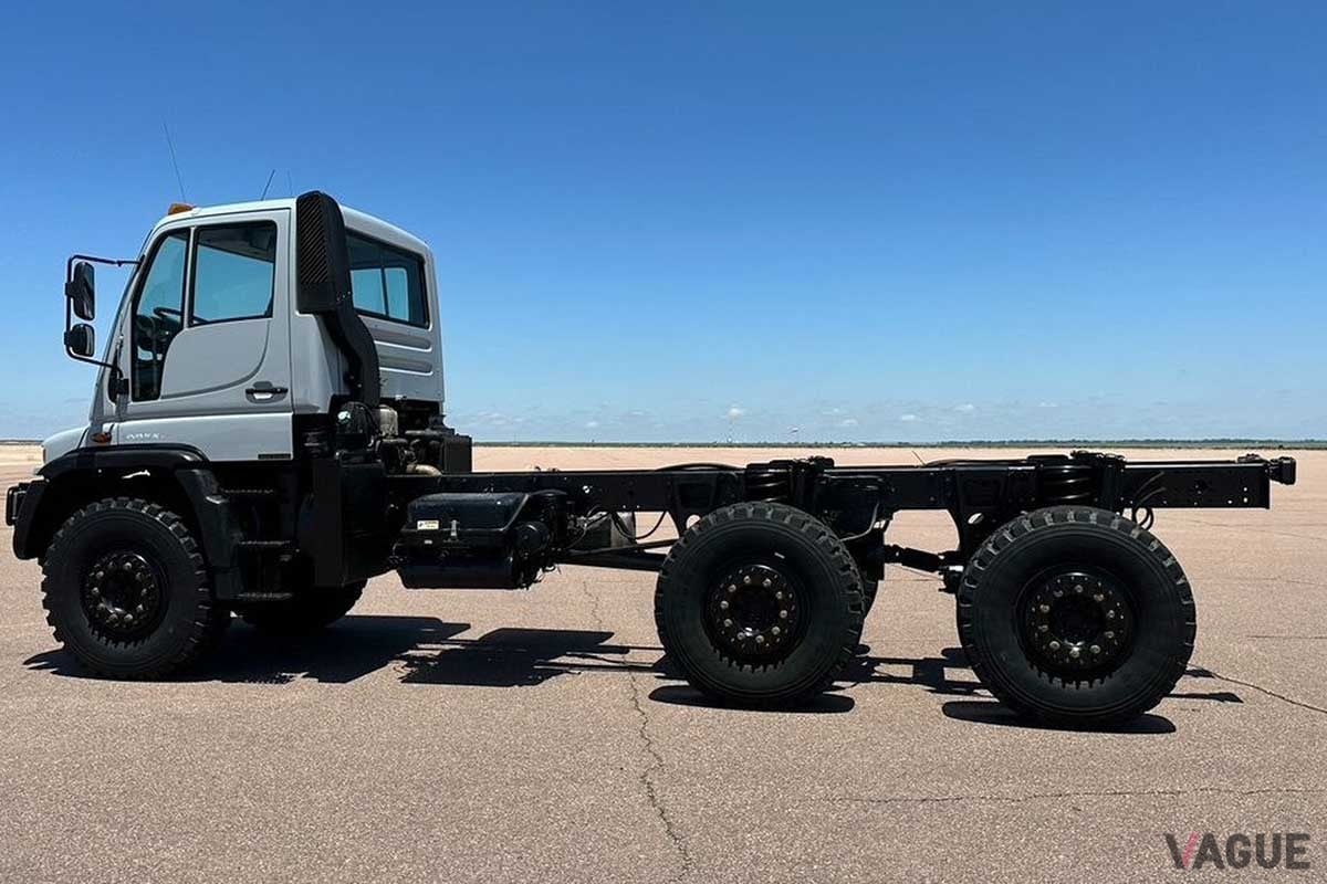 米国オークションに登場したウニモグ「U500 6×6」。6輪駆動だ