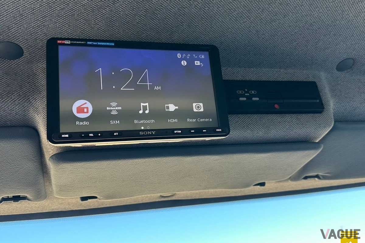 米国オークションに登場したウニモグ「U500 6×6」のインテリア