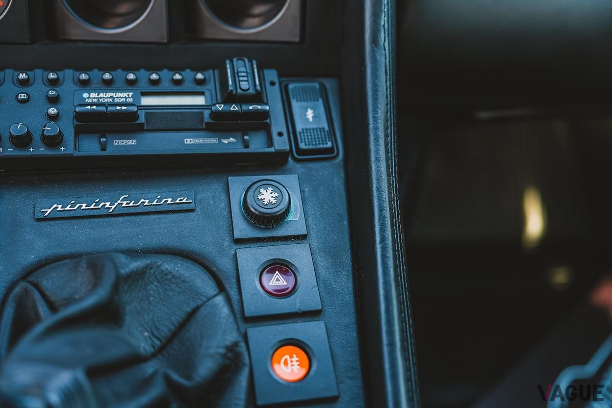 英国のオークションに登場した1989年式フェラーリ「412」のインテリア