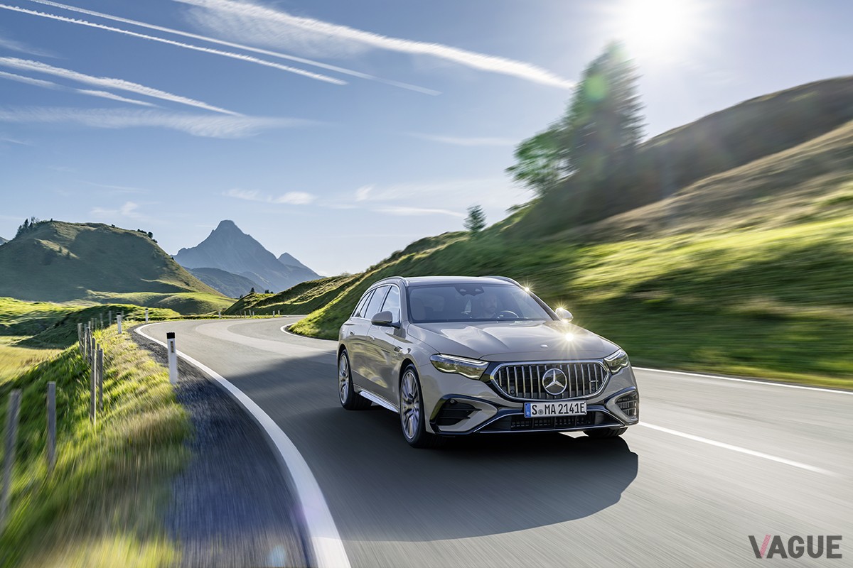 欧州で発売された新型メルセデスAMG「E53ハイブリッド4MATIC＋」ツーリングワゴン