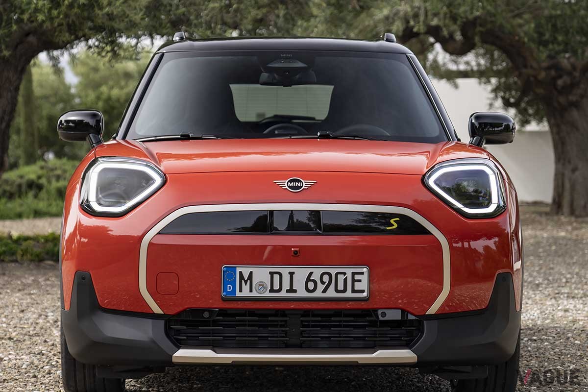 世界初公開された新型「ミニ・エースマン」