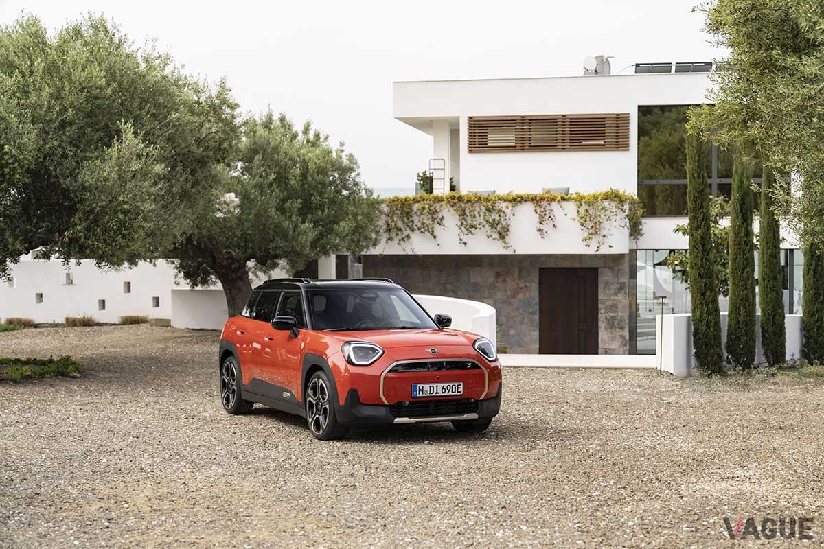 世界初公開された新型「ミニ・エースマン」