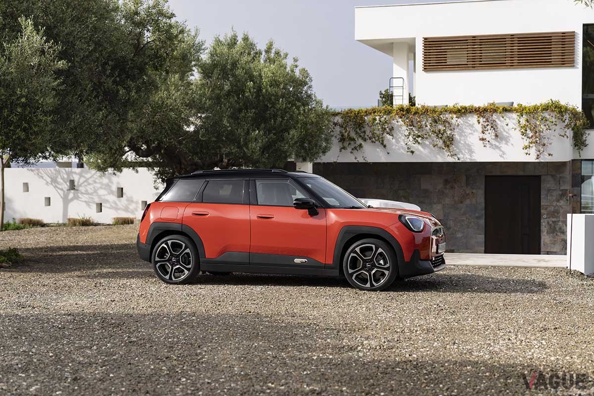 世界初公開された新型「ミニ・エースマン」