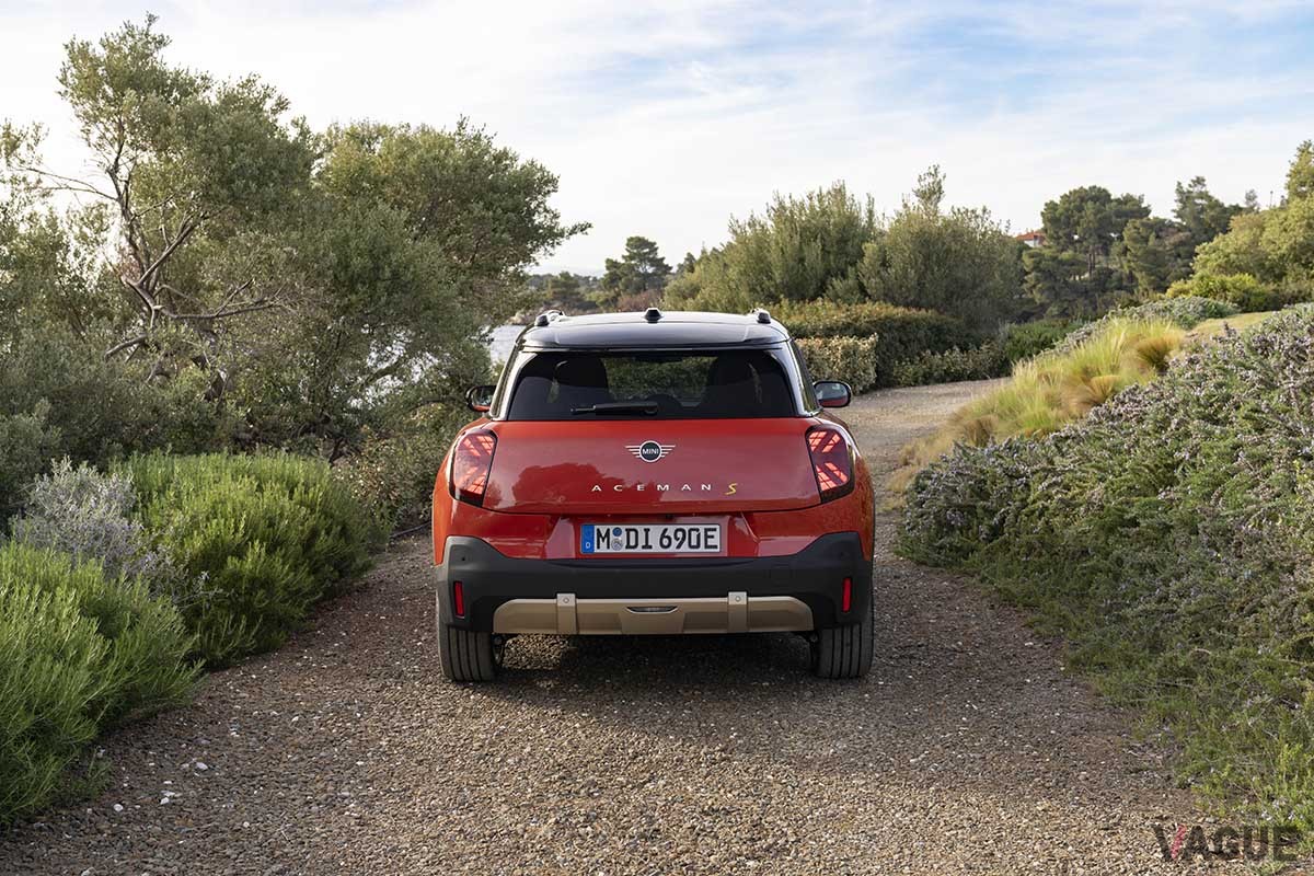 世界初公開された新型「ミニ・エースマン」