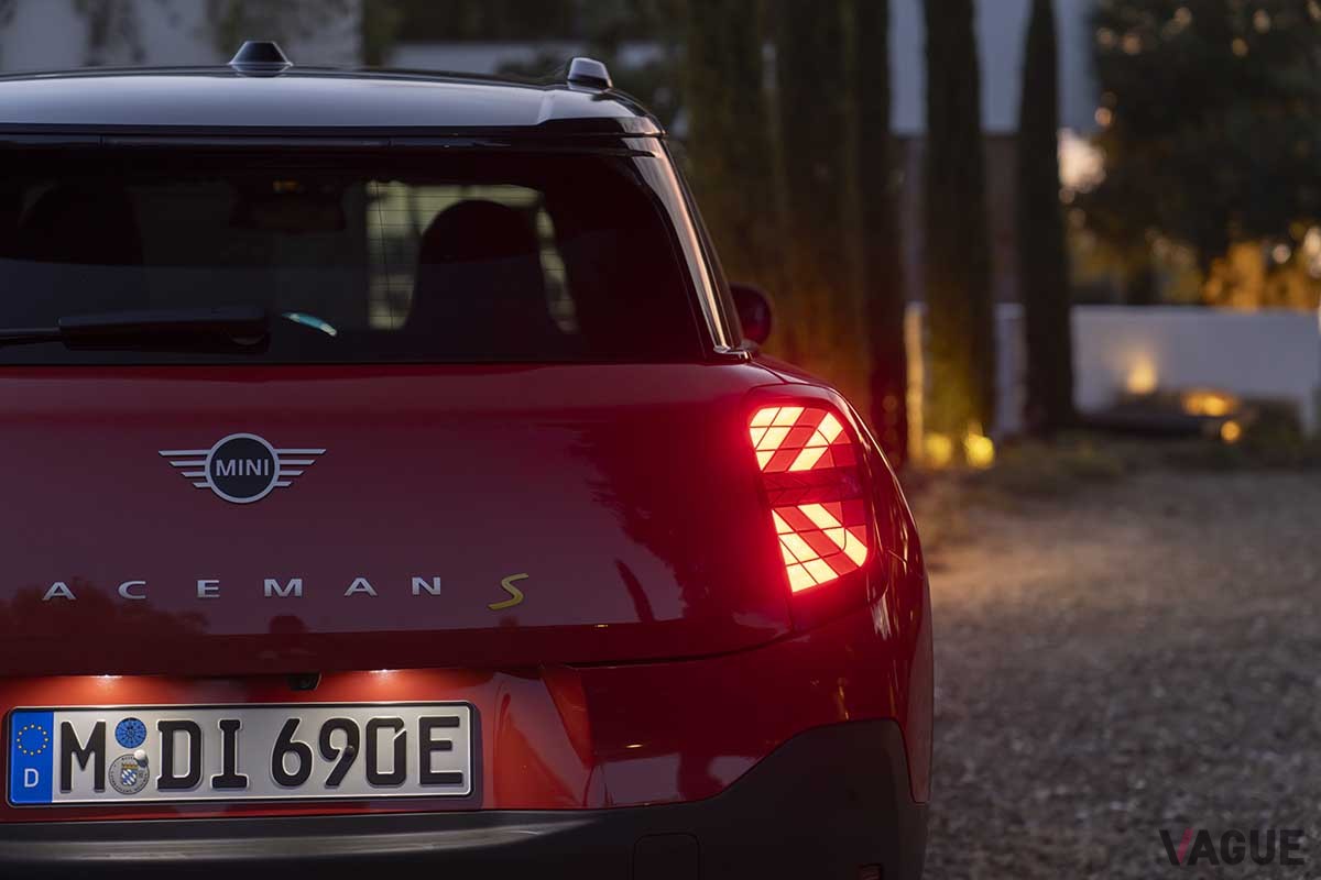 世界初公開された新型「ミニ・エースマン」