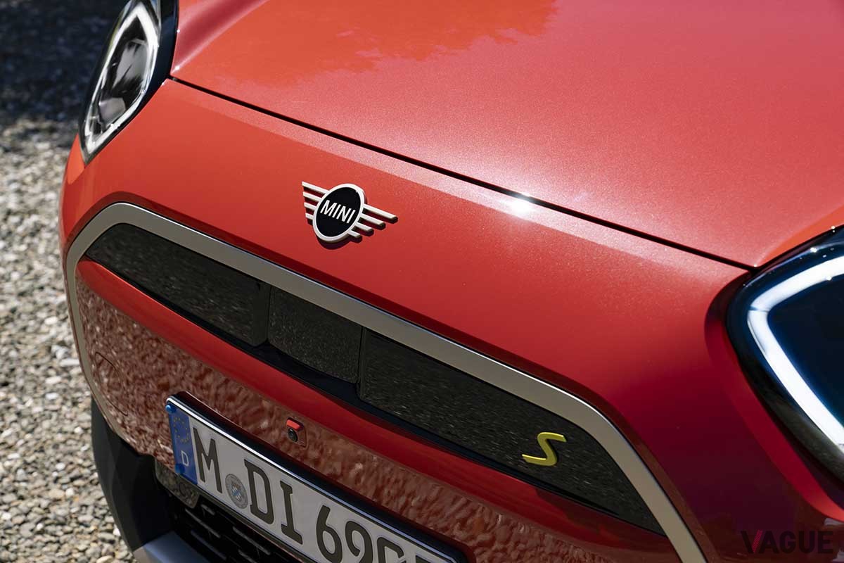 世界初公開された新型「ミニ・エースマン」