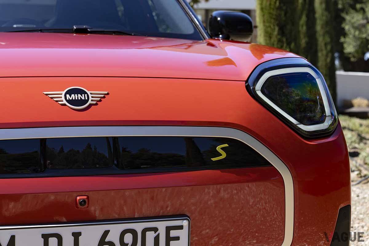 世界初公開された新型「ミニ・エースマン」