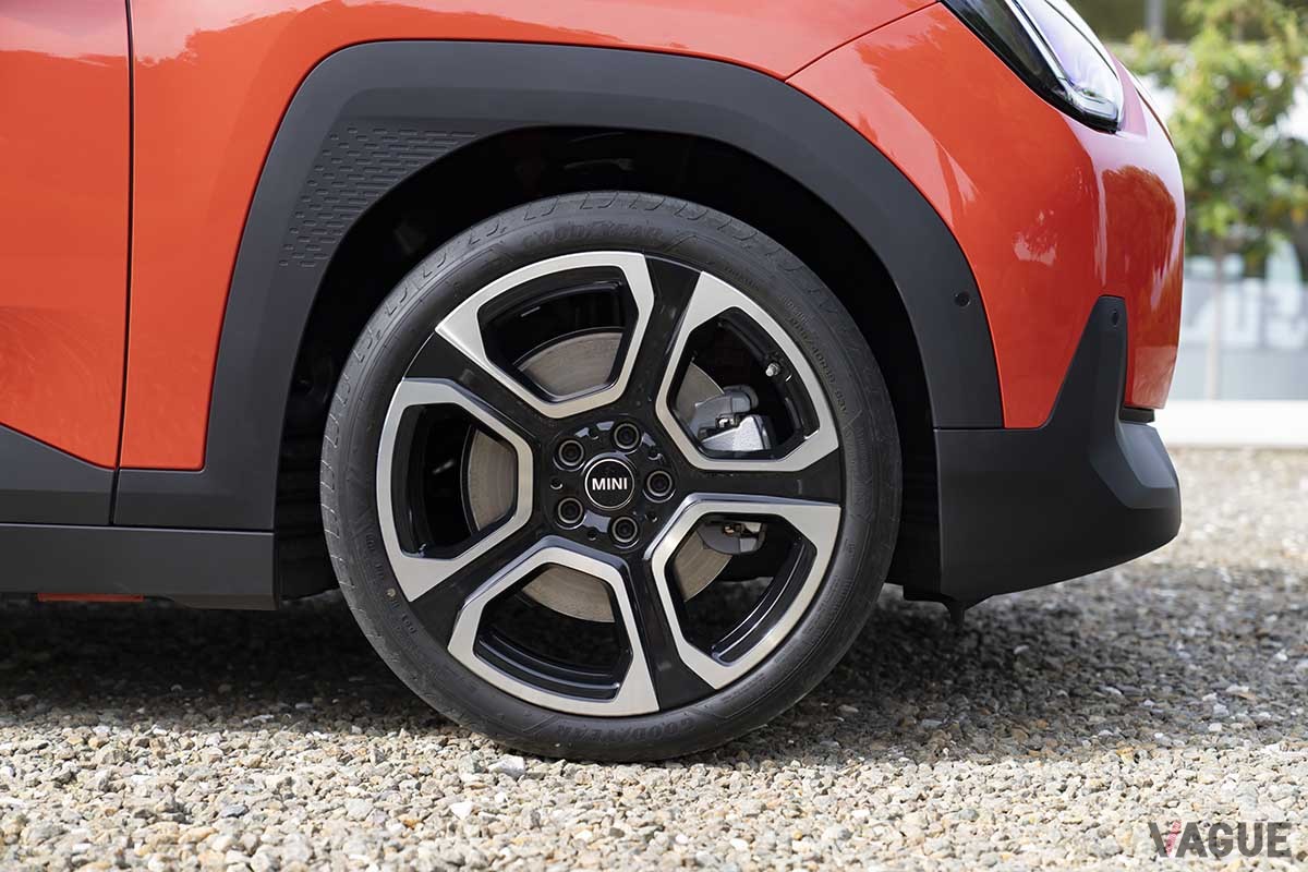 世界初公開された新型「ミニ・エースマン」