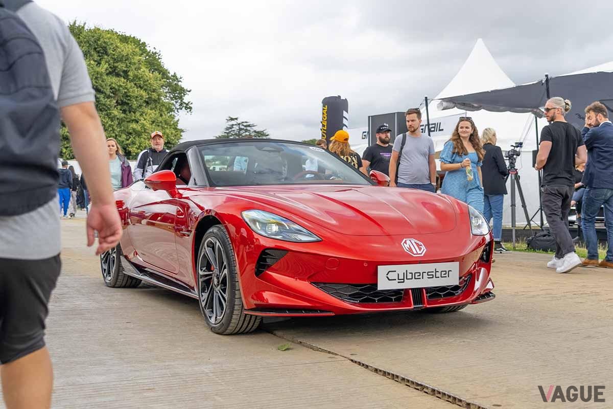 英国で受注開始されたMGの新型EVスポーツカー「サイバースター」