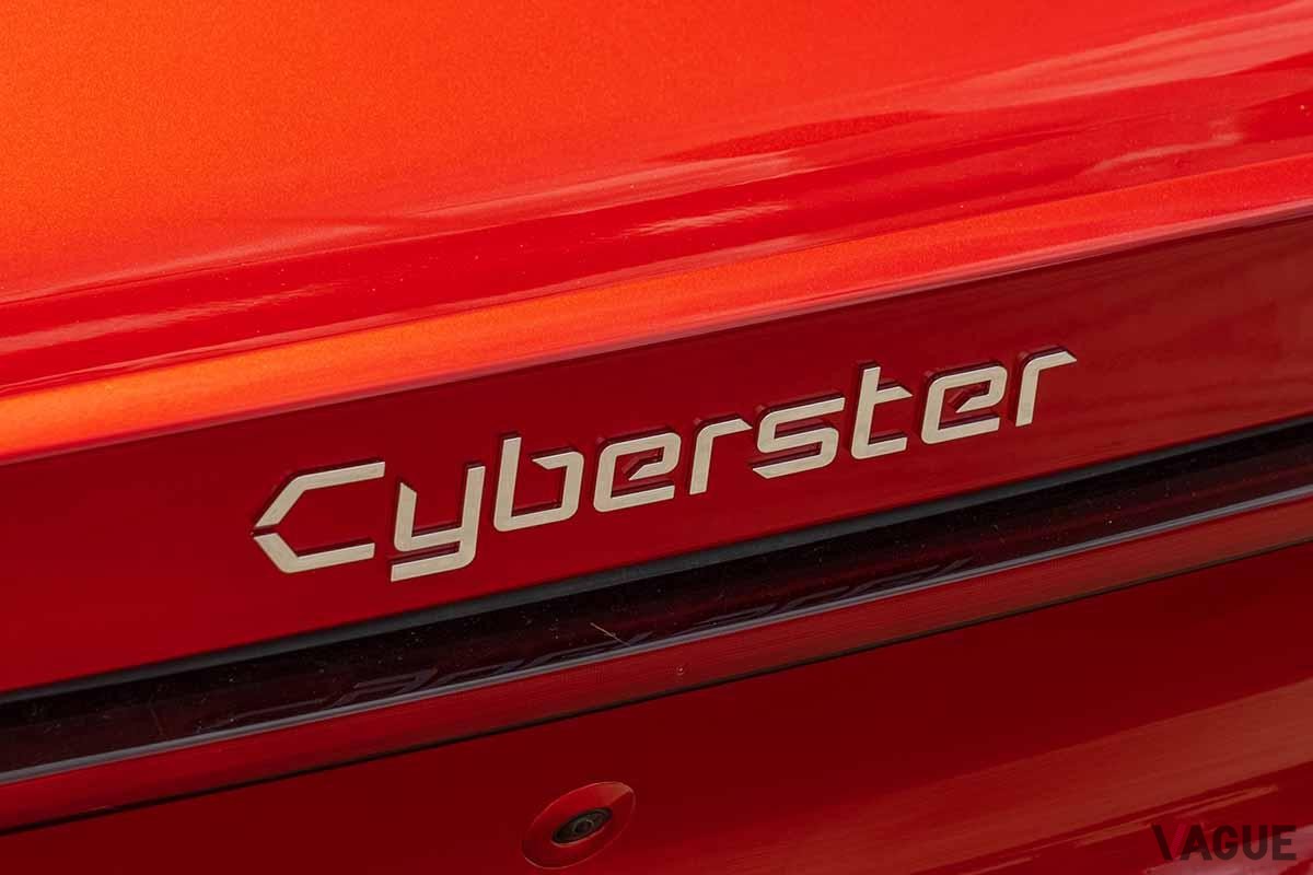 英国で受注開始されたMGの新型EVスポーツカー「サイバースター」