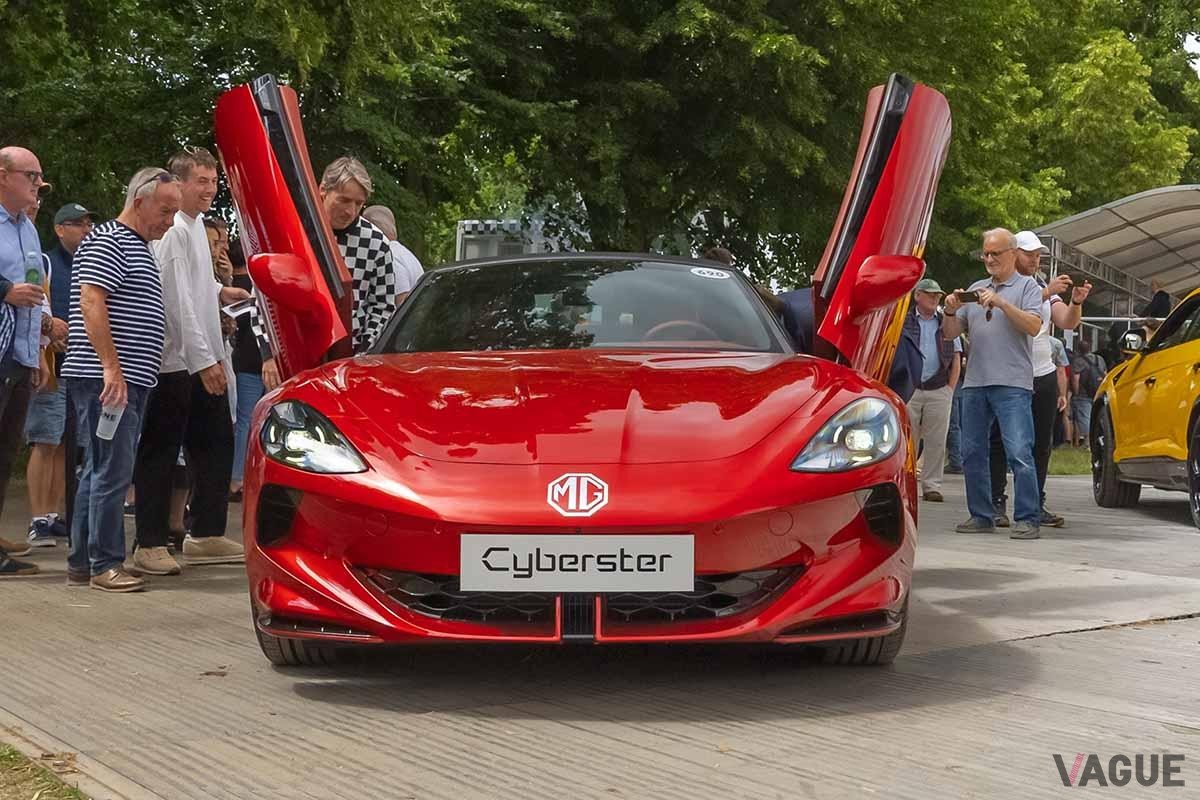 英国で受注開始されたMGの新型EVスポーツカー「サイバースター」