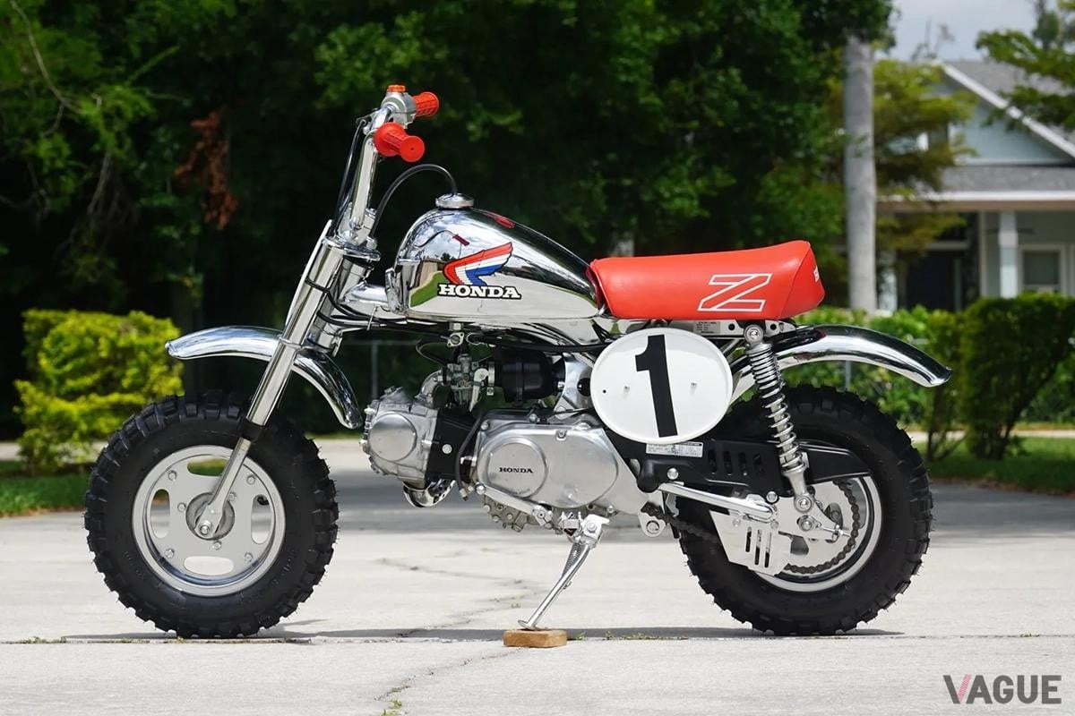 米国オークションに登場した1986年製の限定車、ホンダ「モンキー Z50RDクリスマススペシャル」
