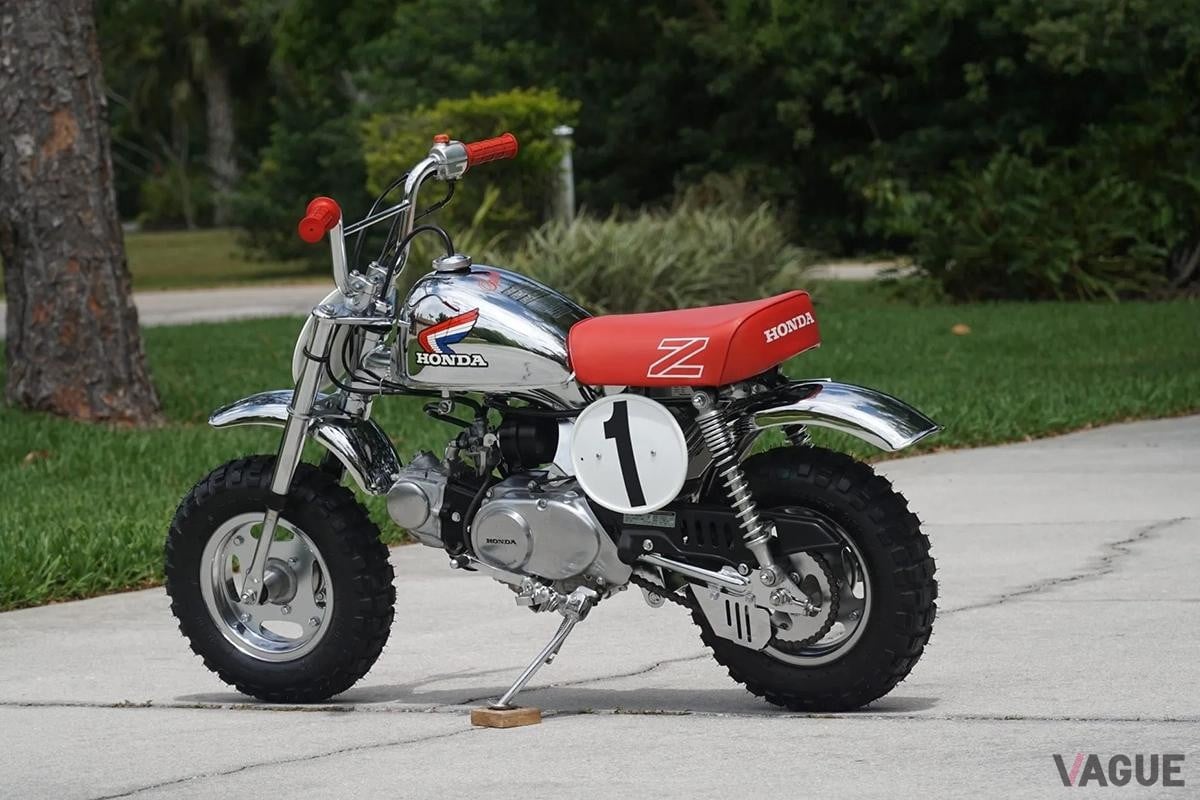 米国オークションに登場した1986年製の限定車、ホンダ「モンキー Z50RDクリスマススペシャル」