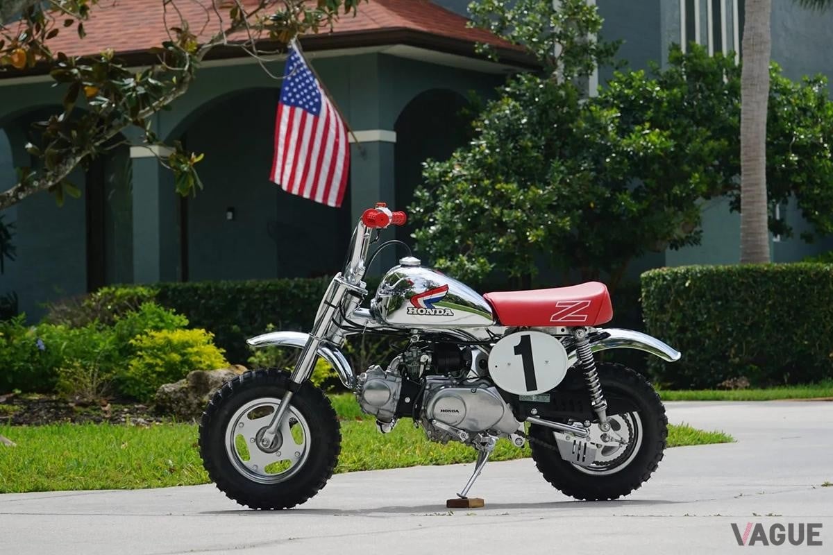 米国オークションに登場した1986年製の限定車、ホンダ「モンキー Z50RDクリスマススペシャル」
