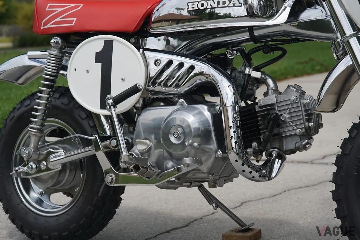 米国オークションに登場した1986年製の限定車、ホンダ「モンキー Z50RDクリスマススペシャル」