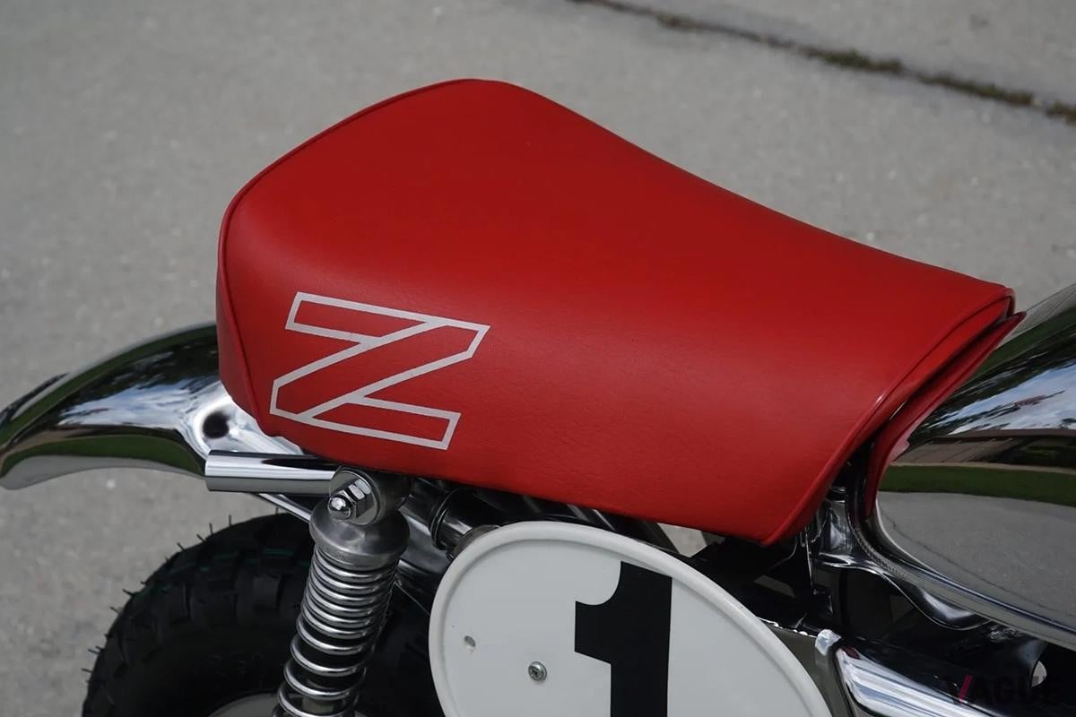 米国オークションに登場した1986年製の限定車、ホンダ「モンキー Z50RDクリスマススペシャル」