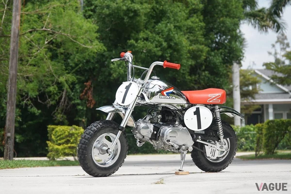 米国オークションに登場した1986年製の限定車、ホンダ「モンキー Z50RDクリスマススペシャル」
