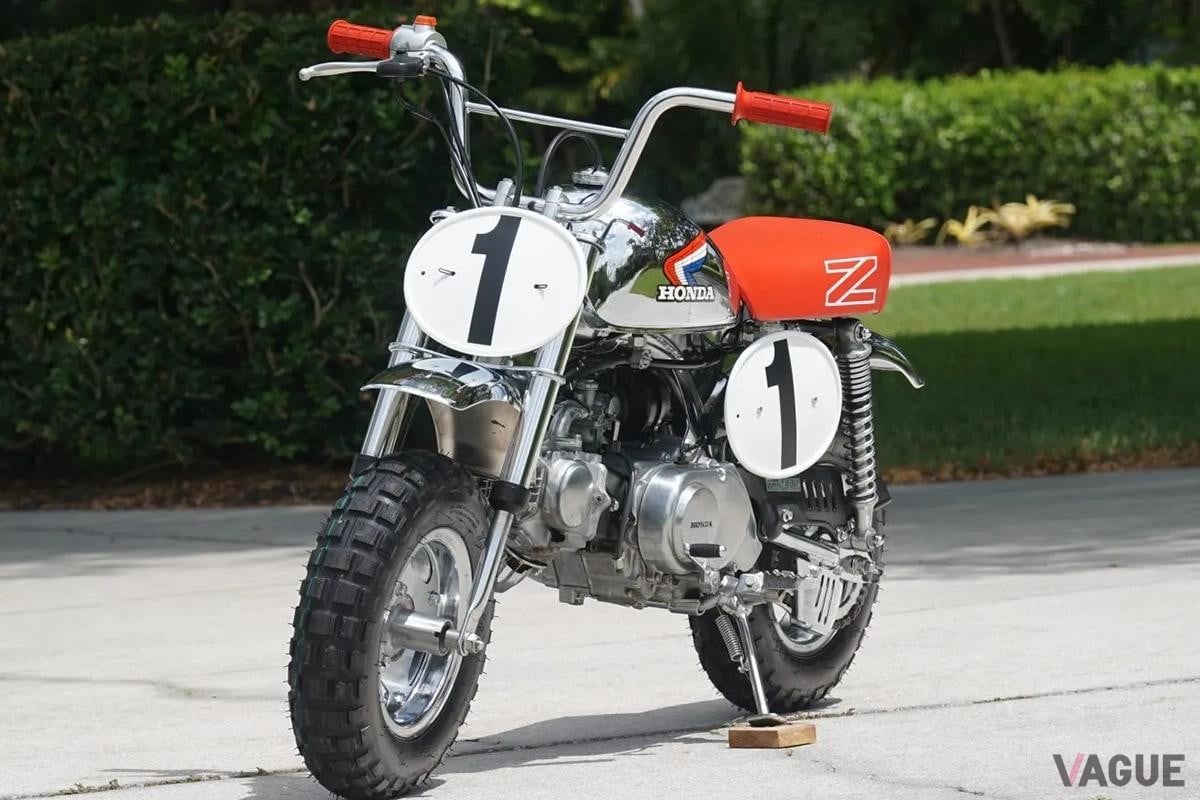 米国オークションに登場した1986年製の限定車、ホンダ「モンキー Z50RDクリスマススペシャル」