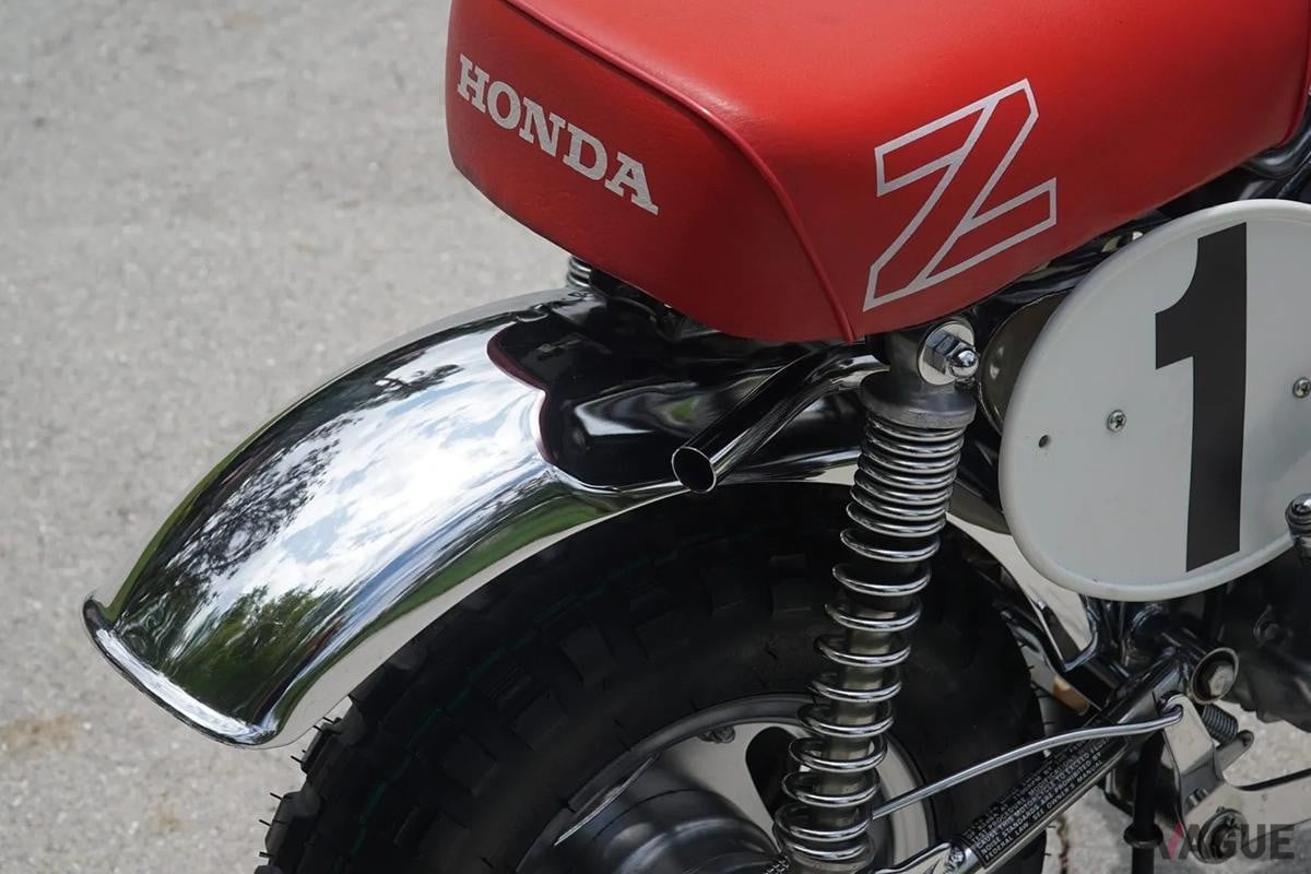 米国オークションに登場した1986年製の限定車、ホンダ「モンキー Z50RDクリスマススペシャル」