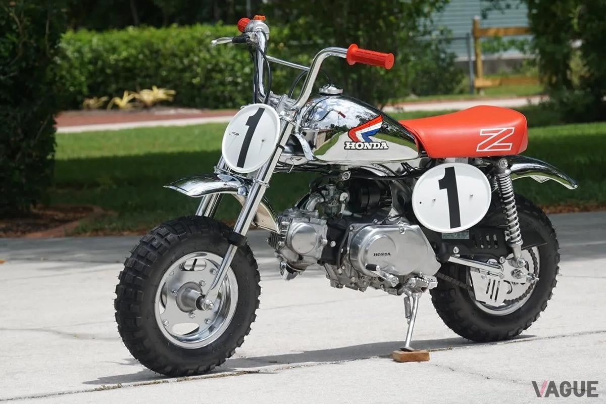 米国オークションに登場した1986年製の限定車、ホンダ「モンキー Z50RDクリスマススペシャル」