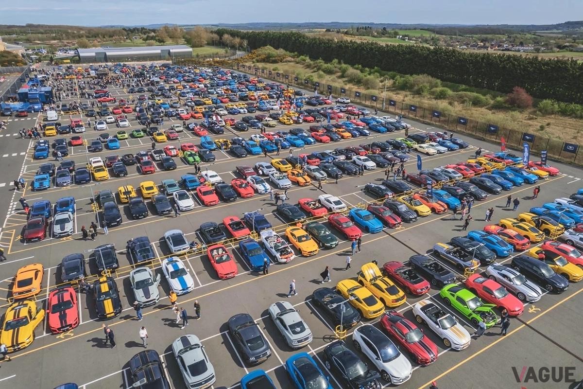 2024年4月13日に英国で開催されたマスタングの祝賀会には、700台以上のマスタング車と1,500人が出席した。