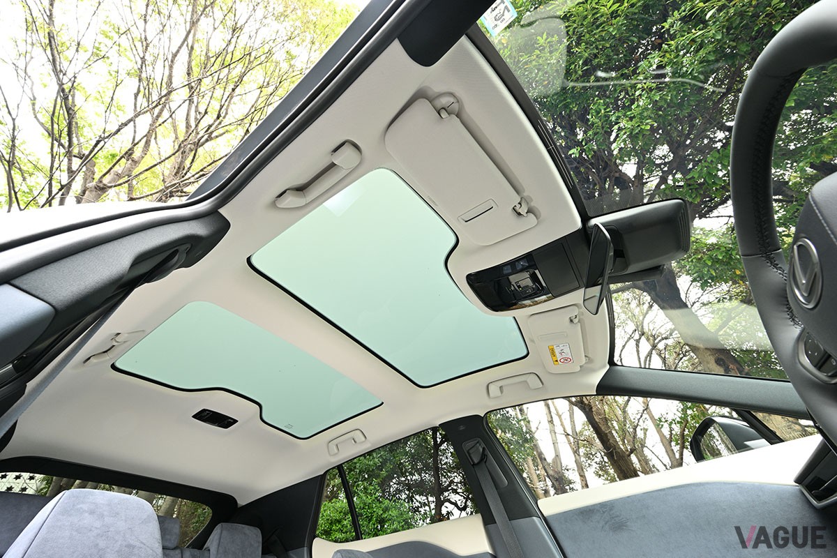 軽さによる軽快な走りや長い航続距離など、上級モデルにはない独自の魅力を獲得したレクサス「RZ」のエントリー仕様「RZ300e」