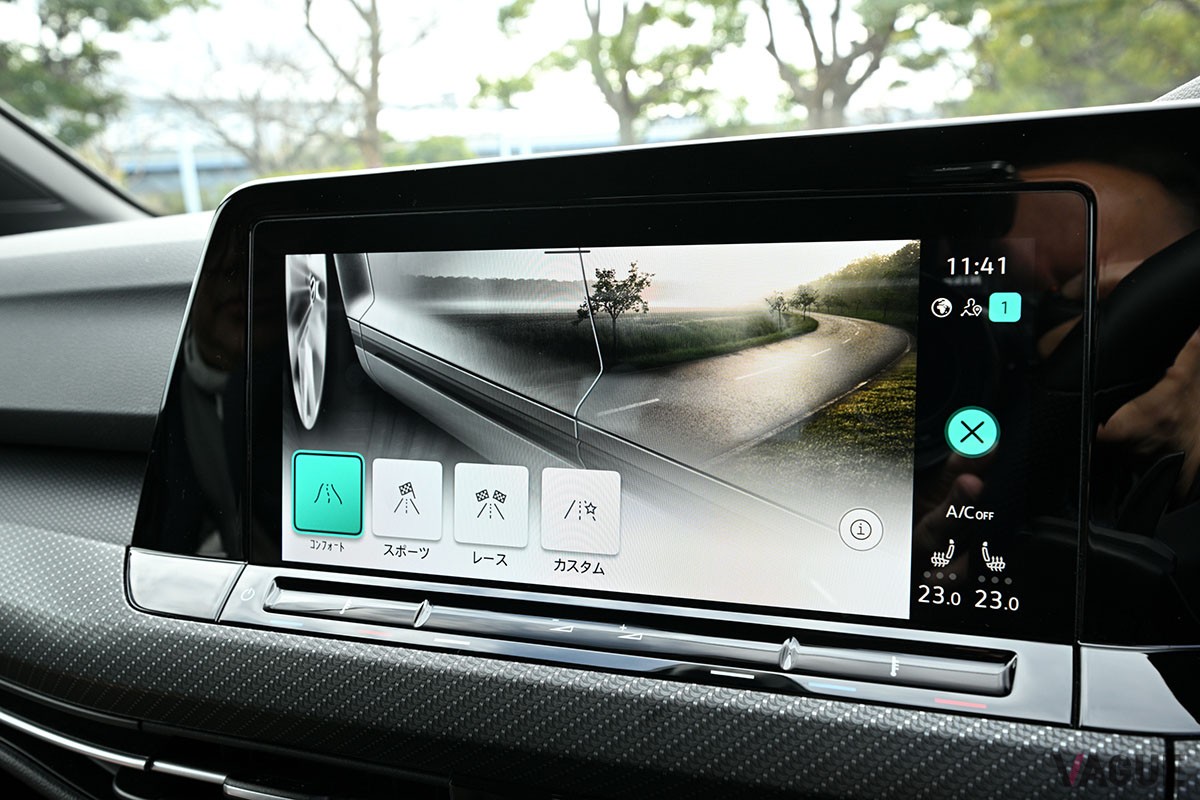 人気低迷中のワゴンながら、スポーツカー顔負けの走りとサルーン級の快適性、そして抜群の使い勝手で人気を得ているVW「ゴルフRヴァリアント」