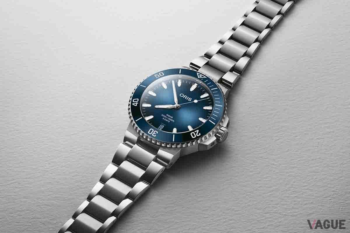 ブレスレットには特許のクイックチェンジシステムとクイックアジャストシステムを搭載。