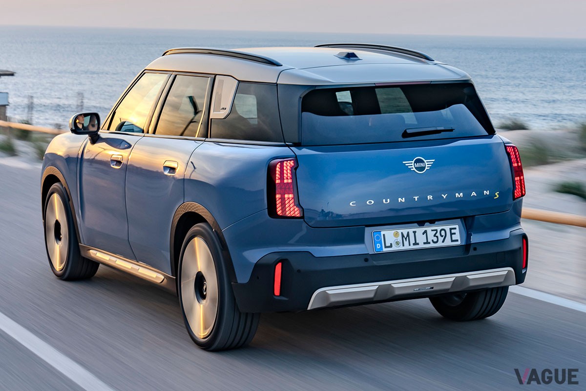 BEVらしい静かでなめらか、そして力強い走りを実現しつつ、0-100km/h加速5.6秒という俊足も兼備した新型「ミニ・カントリーマン SE ALL4」