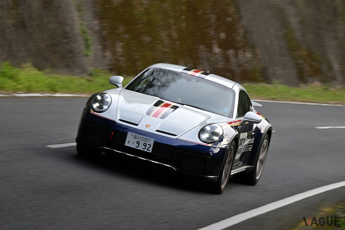 50mmアップした車高やオールテレーンタイヤ、車体下部のプロテクションなどにより、911シリーズの新たな可能性を示したポルシェ「911ダカール」