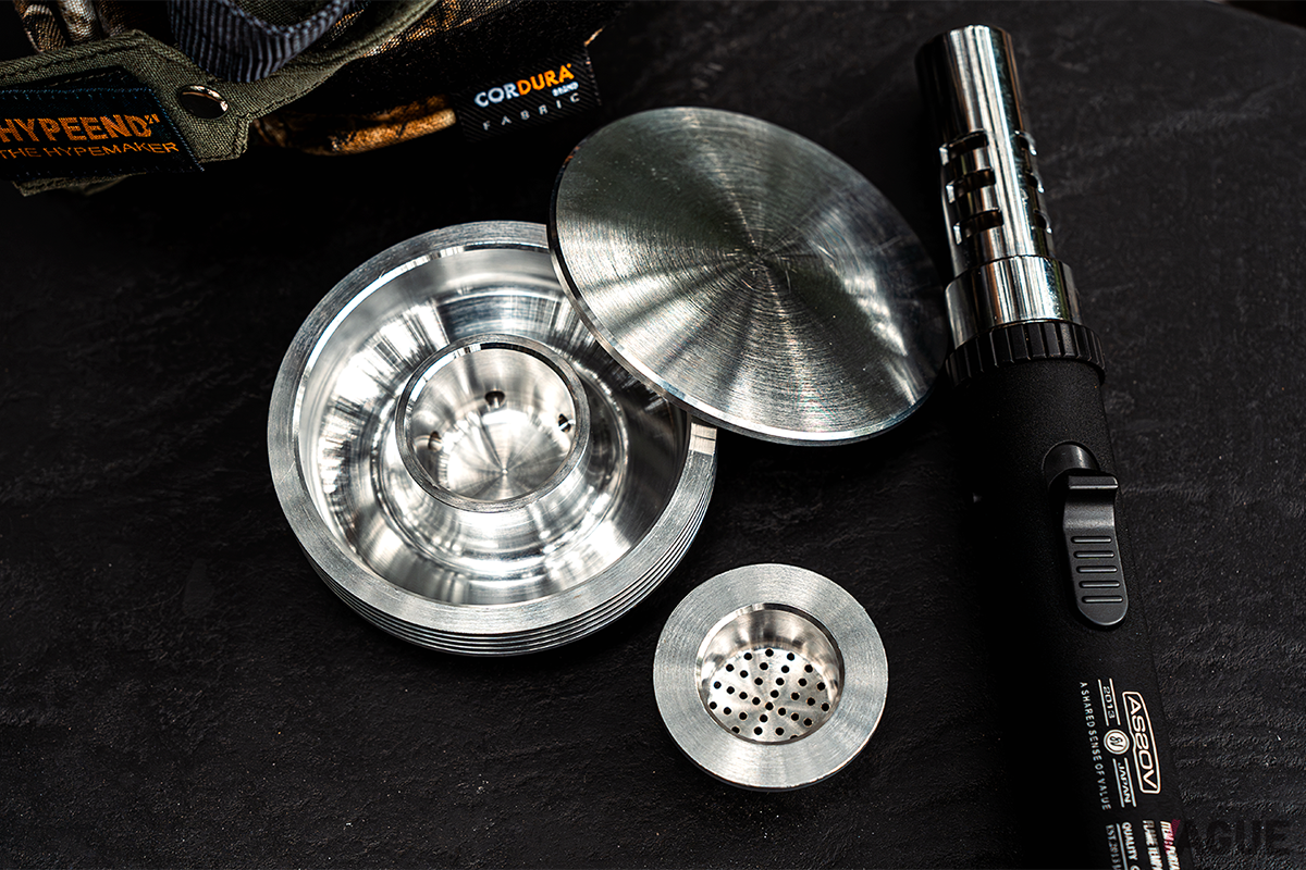 ジュラルミンの塊から削りだされた軽く強靭なメタルギア