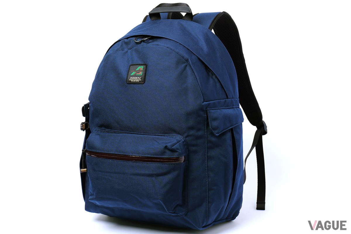 13個のポケットを備えたDAYPACK