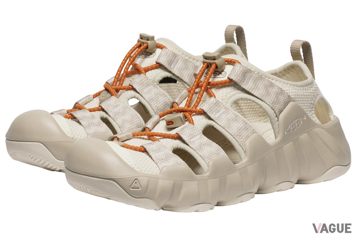 ミッドソールのEVAが増量されクッション性を向させている。