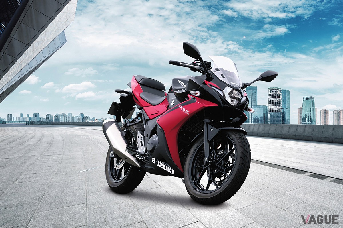LEDヘッドランプを新たに採用し、より精悍な顔つきとなったスズキのフルカウルスポーツバイク「GSX250R」