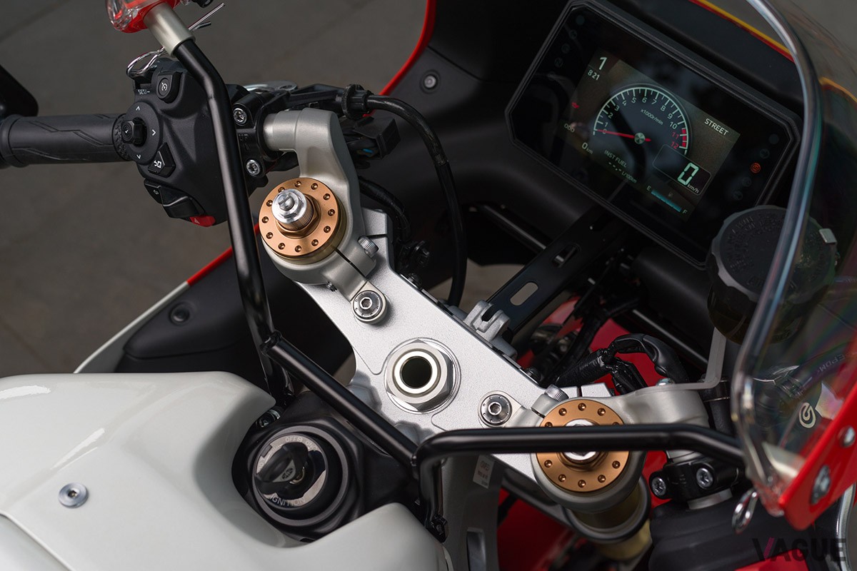 1980年代のGPファクトリーマシン「YZR500」を想起させるルックスが斬新なヤマハ「XSR900 GP」が正式発表された