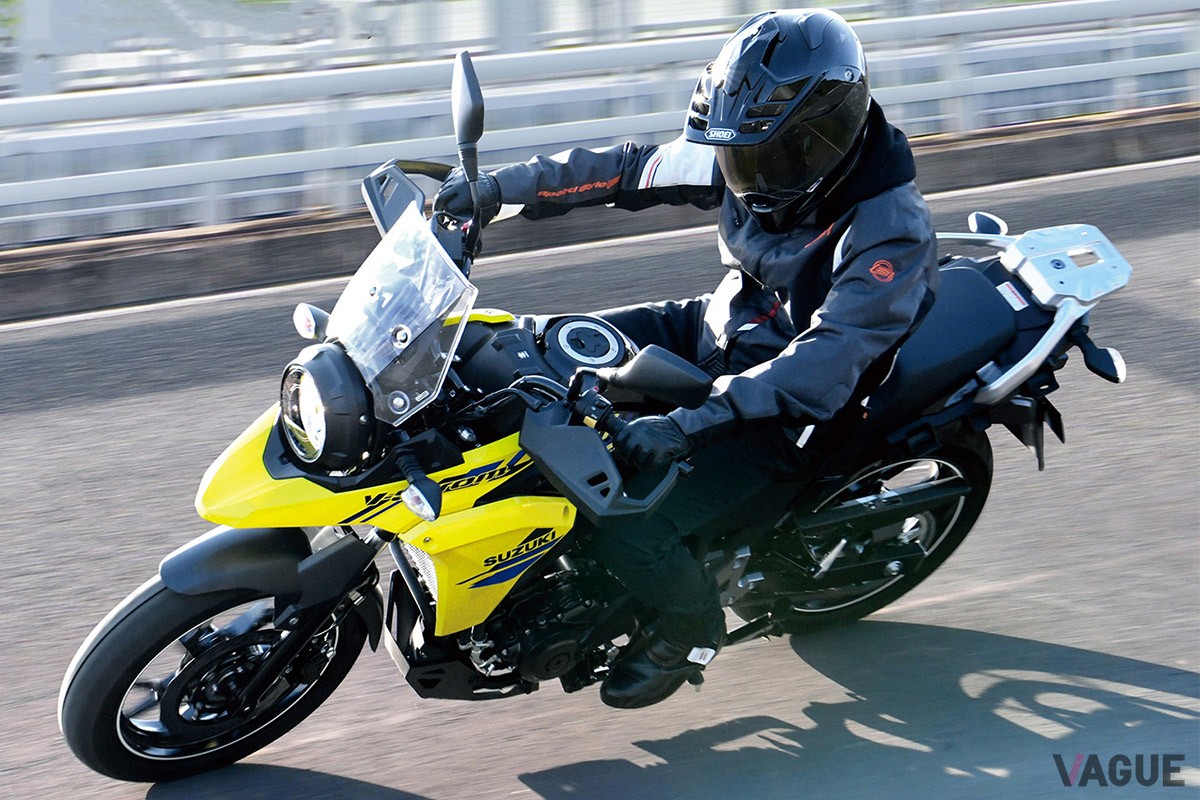 スズキ「Vストローム250」の2024年モデルは、新エンジン搭載で燃費性能や加速性能が向上