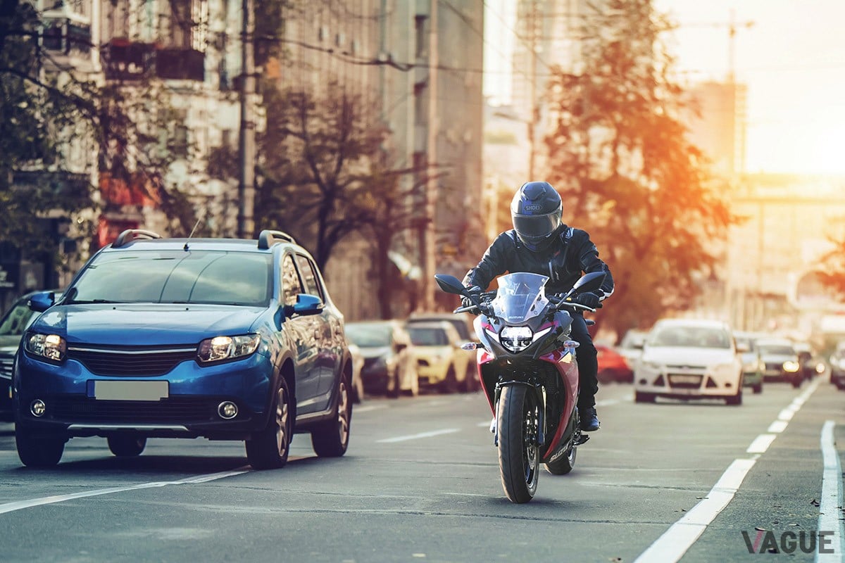 LEDヘッドランプを新たに採用し、より精悍な顔つきとなったスズキのフルカウルスポーツバイク「GSX250R」