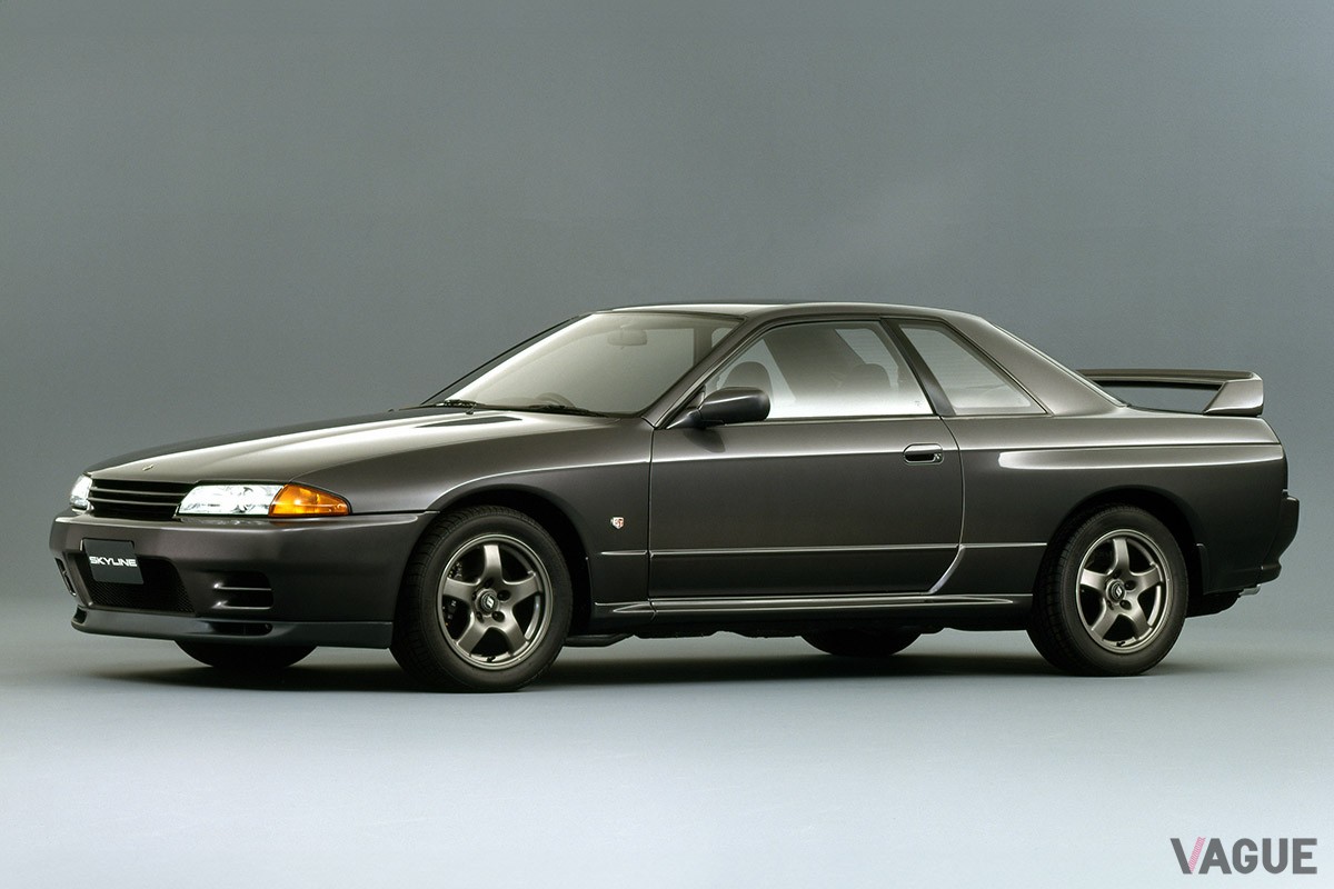 1989年、8代目「スカイライン」をベースとする“R32”型「スカイラインGT-R」が復活。エンジンには専用設計のRB26型が搭載された