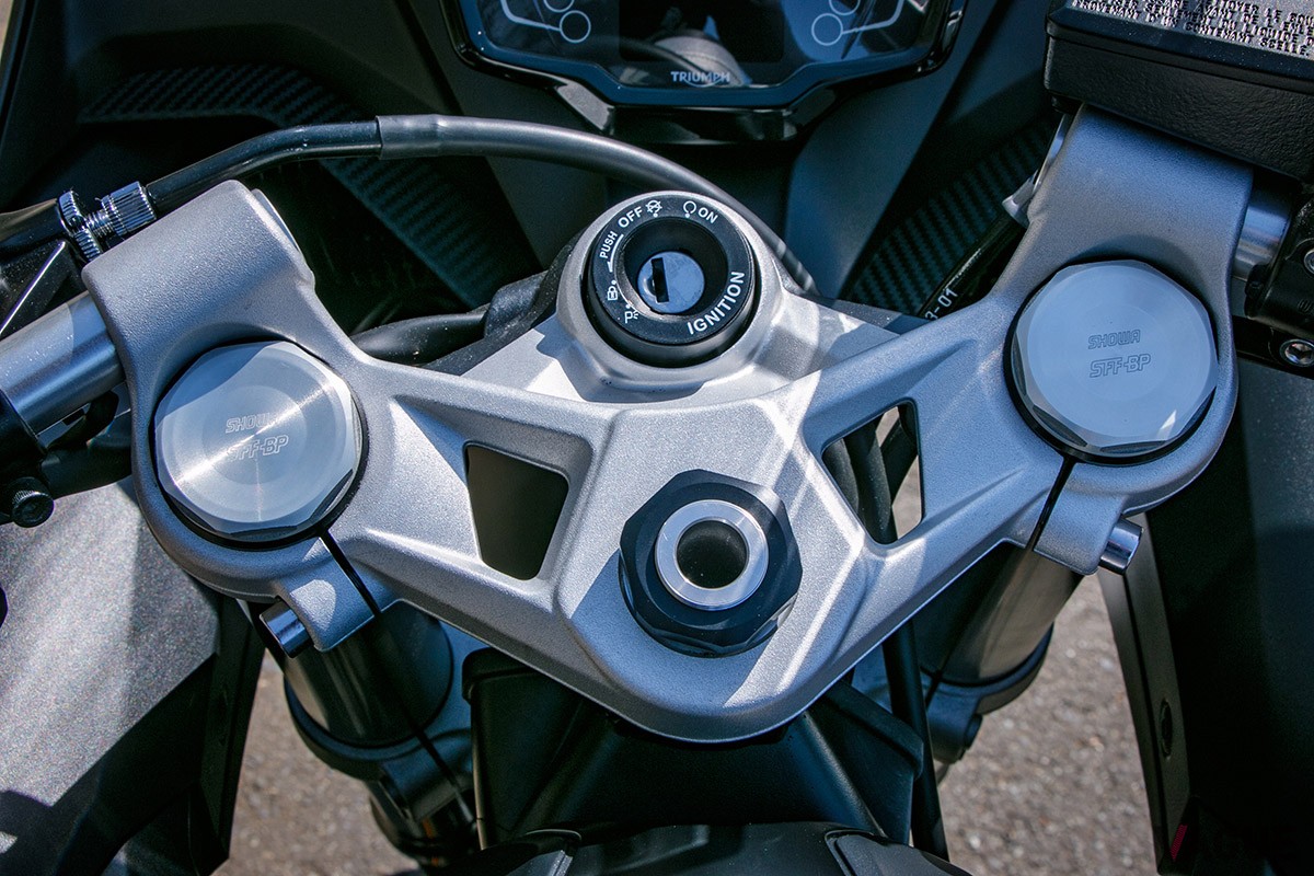 スポーティなルックスと、トライアンフの代名詞的な存在である3気筒エンジン、さらに懐の深いハンドリングを具現した「デイトナ660」