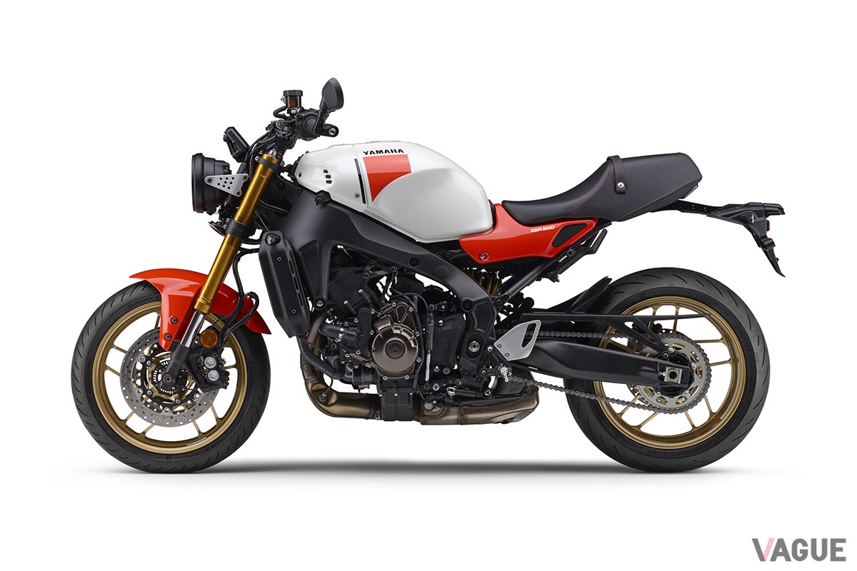 1980年代のレーシングバイクを想起させるフォルムとライディングポジションがカッコいいヤマハ「XSR900」の2024年モデル