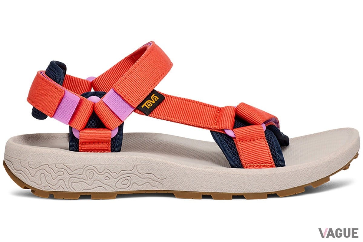 テバの新作ウォーターサンダル「HYDRATREK SANDAL」は水辺で安定したトラクションを提供するアマガエル由来の新機能“HYDRATREK”を搭載