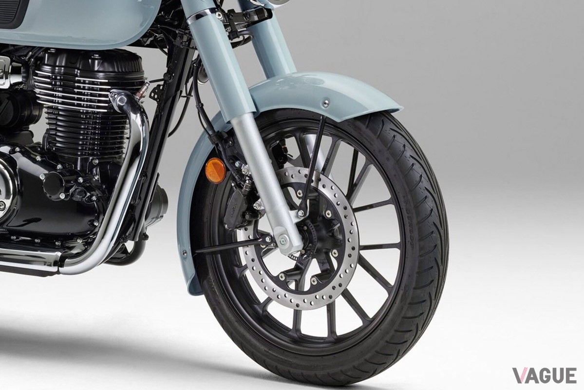 ホンダの人気バイク「GB350」のラインナップに、クラシカルな雰囲気を高めた新バリエーションモデル「GB350 C」がまもなく登場