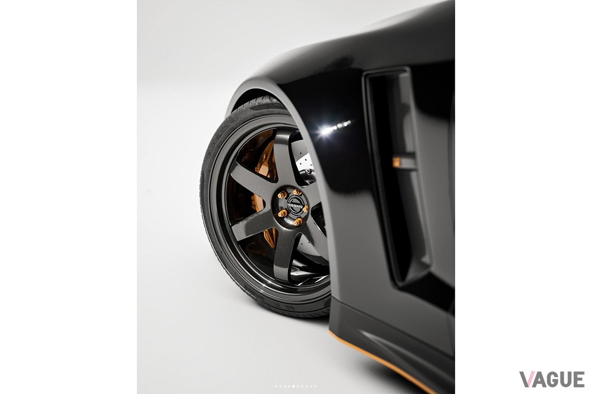 R35型「GT-R」をベースに実車化の作業が進む「アルティザンGT-R」