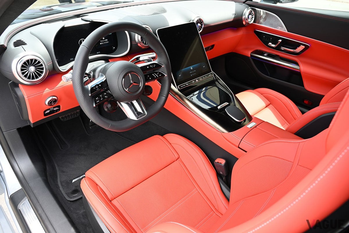 AMGらしい豪快な走りはもちろんのこと、優れた安全性や実用性など全方位的性能も身につけたメルセデスAMG「GTクーペ」