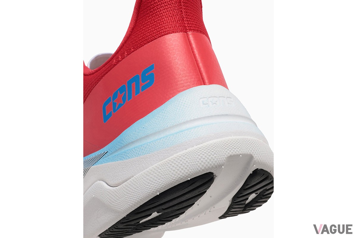 コンバースのランニングシューズラインに、ビギナーランナー向けに開発された厚底ランニングシューズ「CONS RUNDUAL」が登場