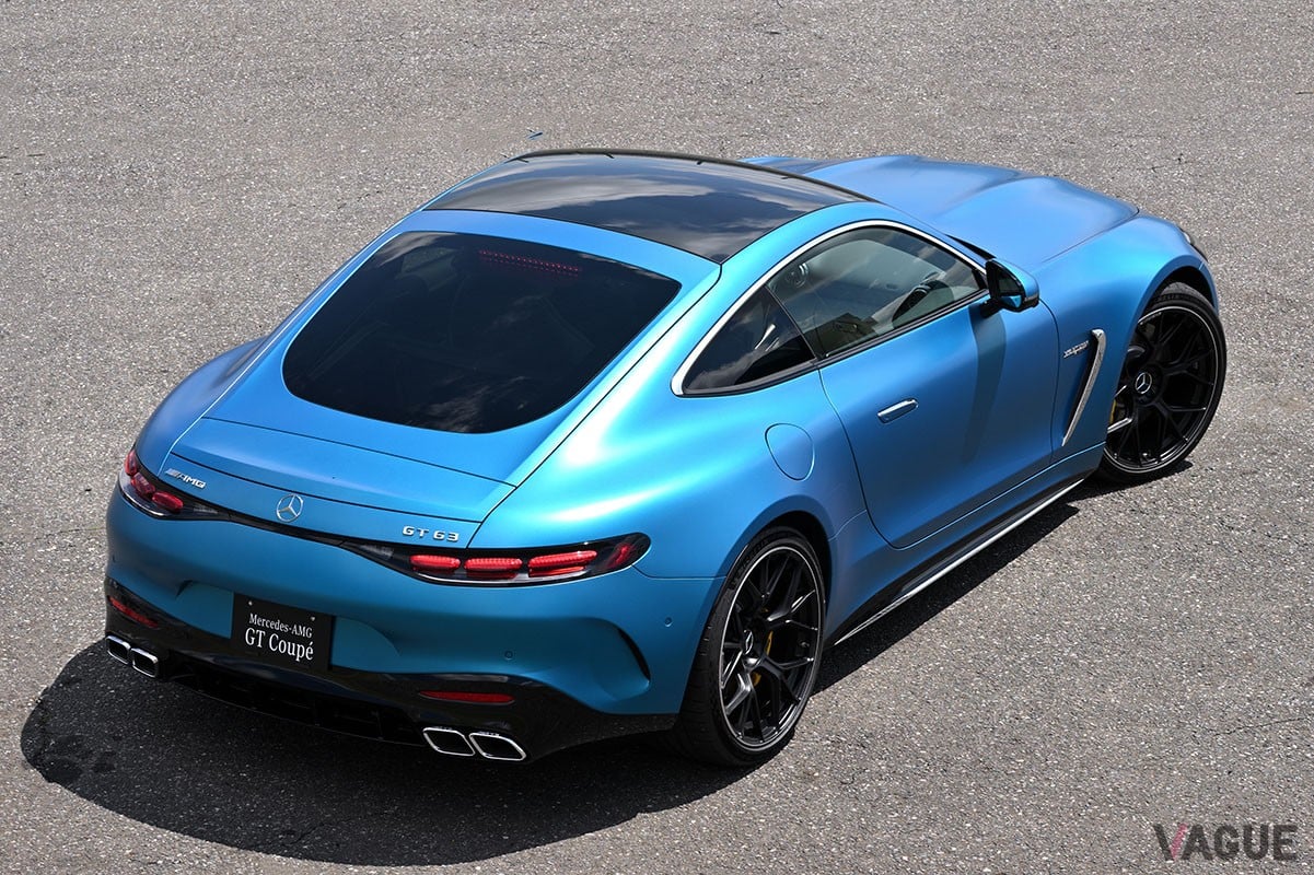 AMGらしい豪快な走りはもちろんのこと、優れた安全性や実用性など全方位的性能も身につけたメルセデスAMG「GTクーペ」