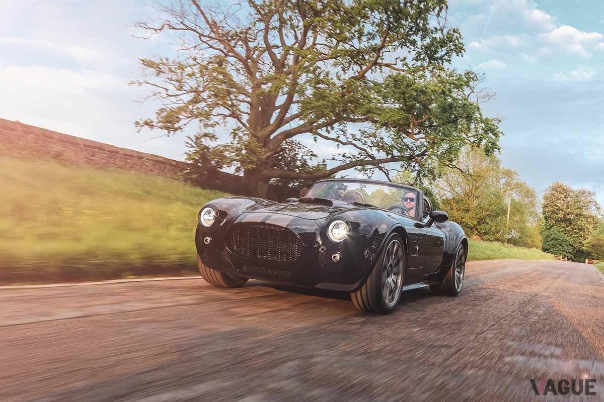 新型「ACコブラGTロードスター」